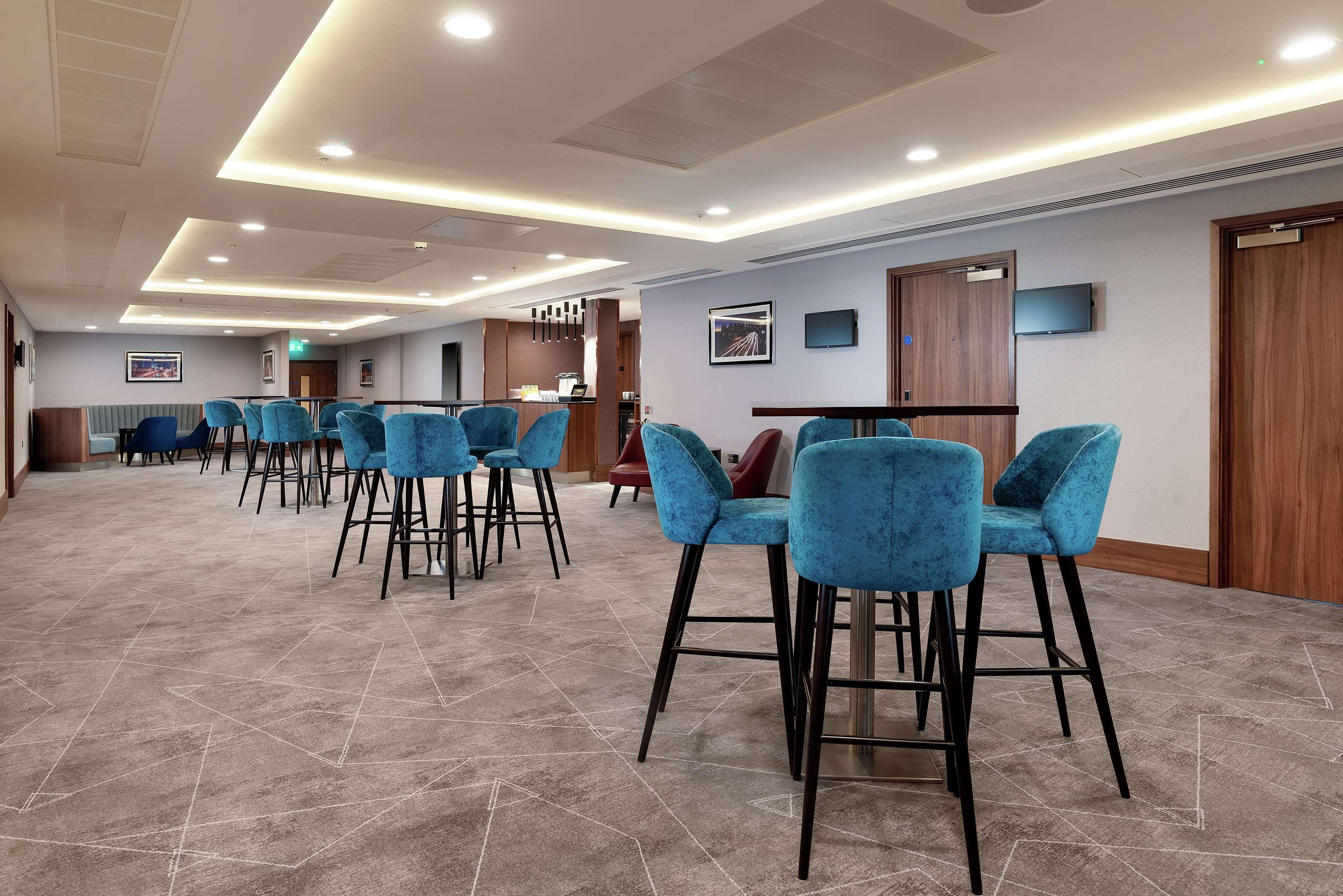Hilton Garden London Heathrow Terminal 2 And 3 Отель 4*