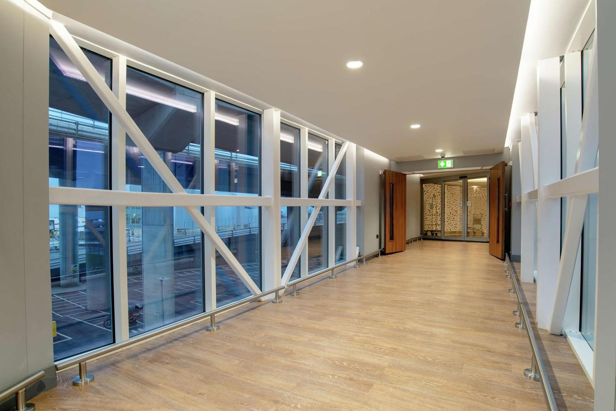 Hilton Garden London Heathrow Terminal 2 And 3 4* Хитроу