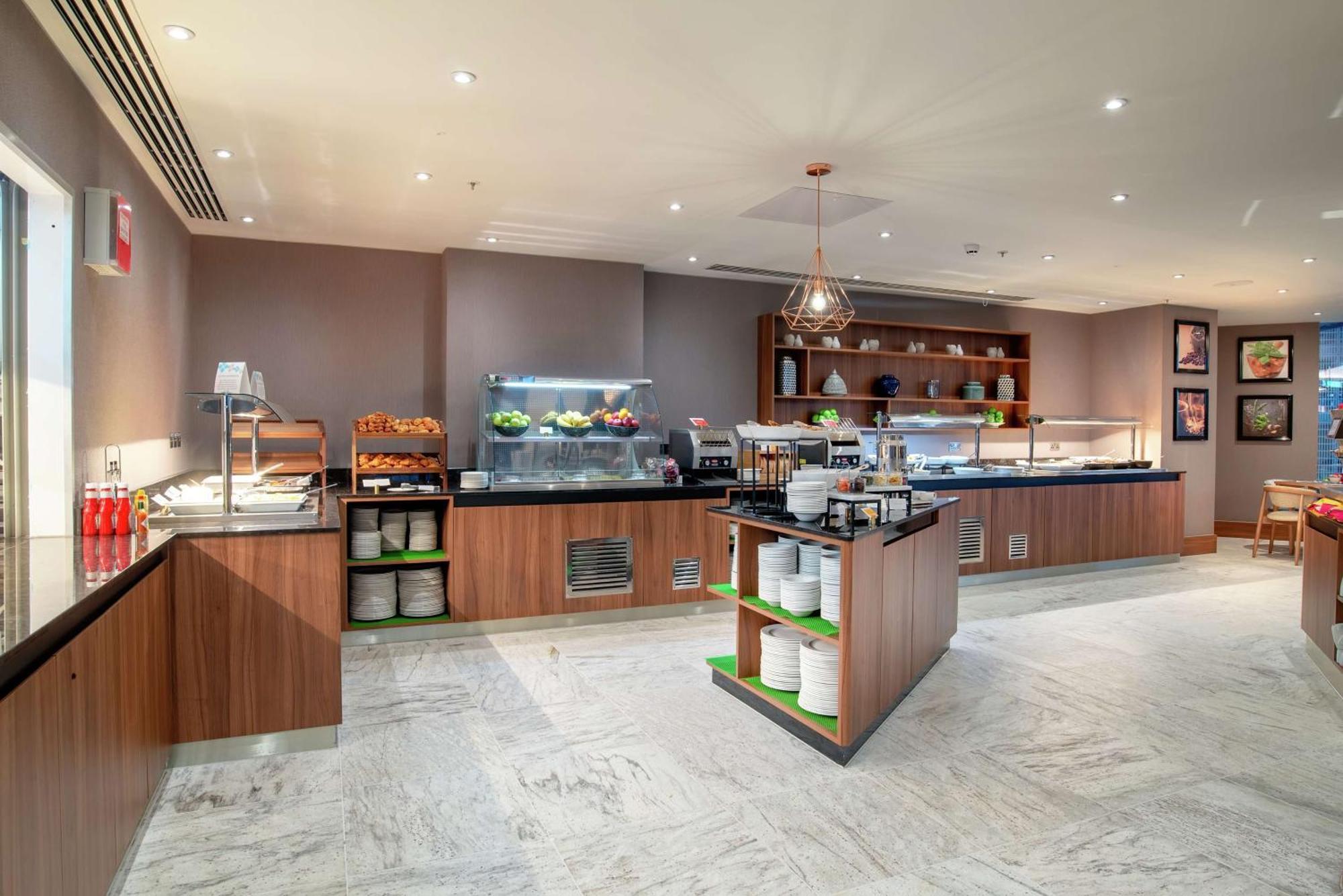 Hilton Garden London Heathrow Terminal 2 And 3 Хитроу