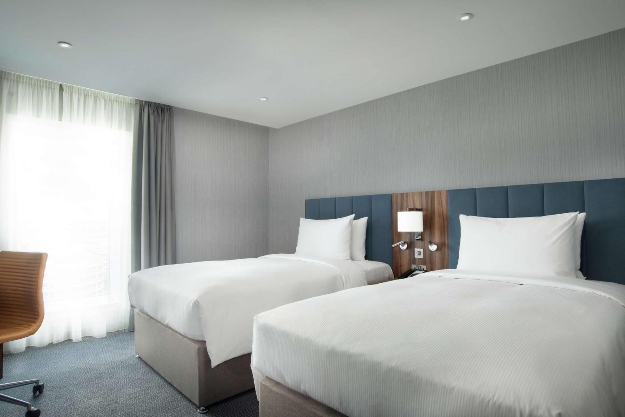 Hilton Garden London Heathrow Terminal 2 And 3 Hotel 4*